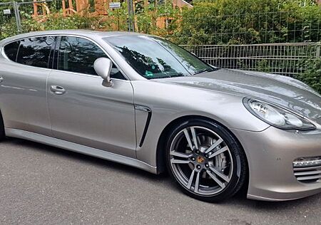 Porsche Panamera 4S