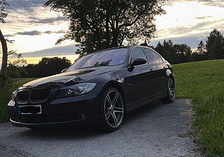 BMW 325i - HU neu