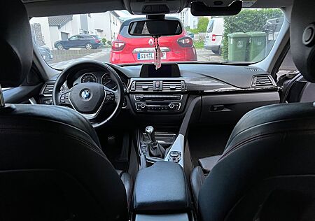 BMW 320 BMW320d F30 Sport Variante schwarz