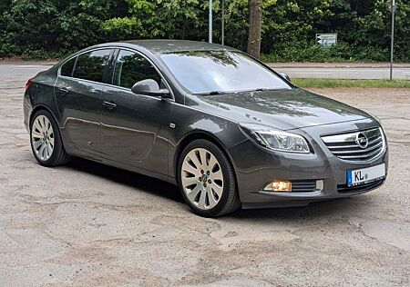 Opel Insignia 2.0 Turbo 220 PS | Cosmo | TÜV neu + 2xFelgen