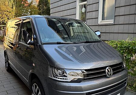 VW T5 Multivan Volkswagen Highlight TÜV Neu El.Schiebetüren
