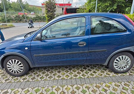 Opel Corsa 1.0 -