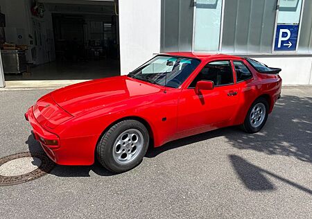 Porsche 944