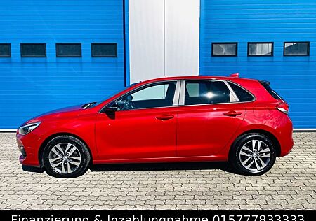 Hyundai i30 Lim. LED Navi Sitzheizung Kamera