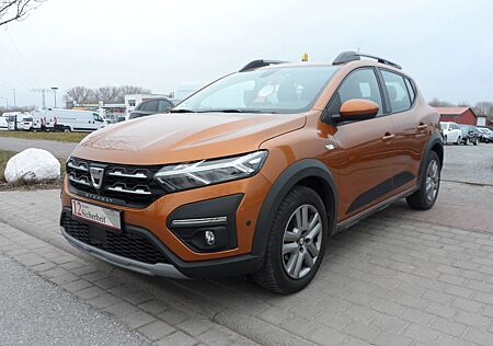 Dacia Sandero III Stepway Automatik/NAVI/AHK/TÜV NEU