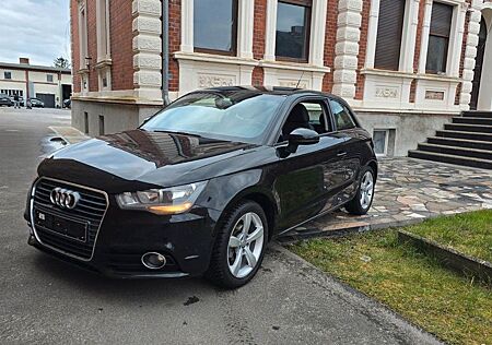 Audi A1 S line 1.6TDI Navi Klimatronik Sitzh. Tempo
