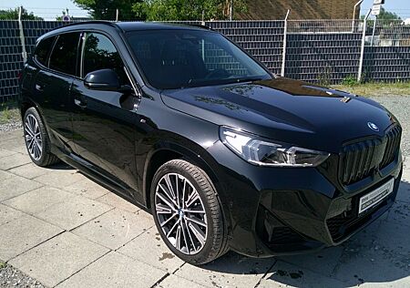 BMW iX1 30 xDrive M Sport AHK el. Head-Up Park.Plus!