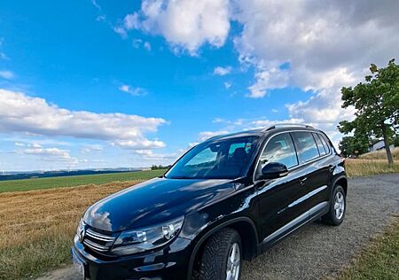 VW Tiguan Volkswagen 2.0 TDI SCR DSG 4MOTION BMT Trend & F...