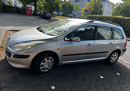 Peugeot 307 1.6 16V 110 -