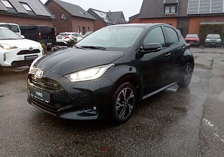 Toyota Yaris 1.5 Hybrid Teamplayer Safety u. Comfort-Pa