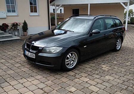 BMW 320d touring -TÜV02/27 8-Fach bereift