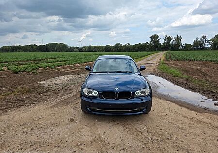 BMW 116i (2.0) + Xtrons Multimediasystem