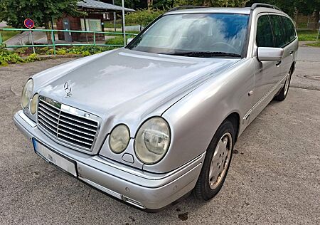 Mercedes-Benz E 320 T 4MATIC AVANTGARDE Avantgarde