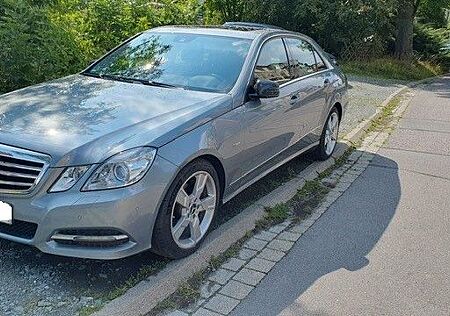 Mercedes-Benz E 220 CDI BlueEFFICIENCY AVANTGARDE AVANTGARDE