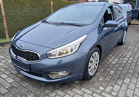 Kia Cee'd / 1,6 GDI DCT AUTOM."Vision*NAVI*RÜCKFAHRK