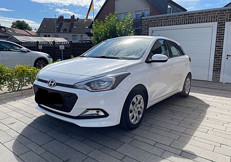 Hyundai i20 1.2 GO Klima Servo el.Fenster Alarmanlage