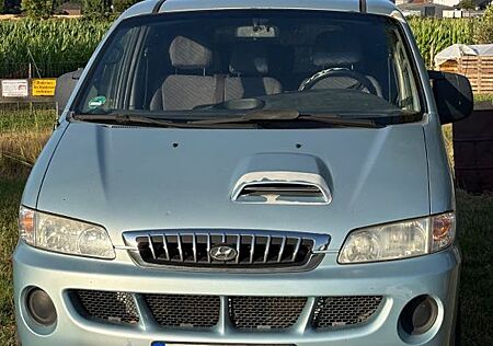 Hyundai H-1