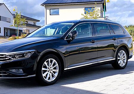 VW Passat Variant Volkswagen 2.0 TDI SCR DSG Elegance Vari...