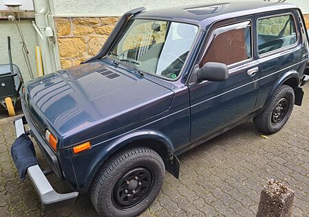 Lada Niva 4x4/ Mike Sanders/ AHK