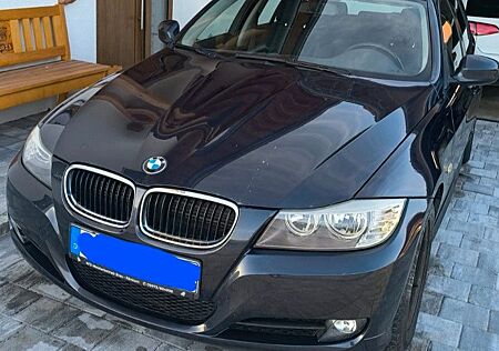 BMW 318i Touring -