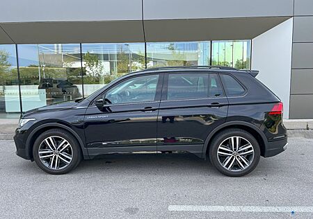 VW Tiguan Volkswagen 2.0 TDI DSG 4M URBAN SPORT-Pano/AHK/HUD
