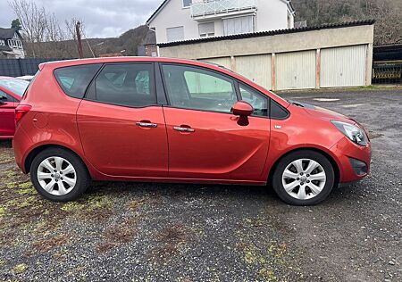 Opel Meriva B Innovation-NAVI-PANORAMA-SHZ-TÜV 2027