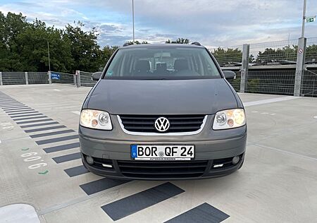 VW Touran Volkswagen 2.0 TDI AHK PDC STDHZ KLIMA TEMPOMAT
