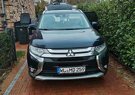 Mitsubishi Outlander 2.2 DI-D 4WD Automatik SUV-Star+ S...