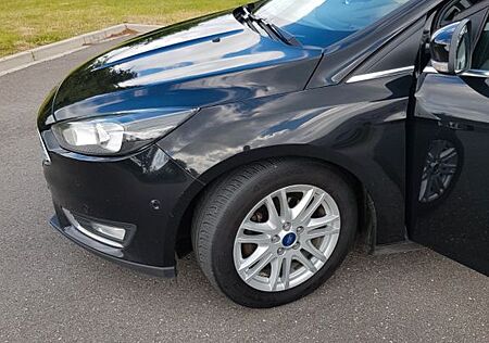Ford Focus 1,5 TDCi 88kW PowerSh. Titanium Turnie...