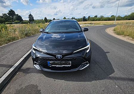 Toyota Corolla 1,8 Hybrid Team Deutschl Touring Spo...