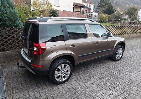 Skoda Yeti 2.0 TDI 170PS DSG 4x4 Elegance *Voll*