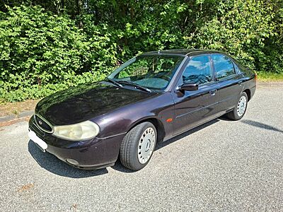 Ford Mondeo 1.8 16V Ghia Automatik