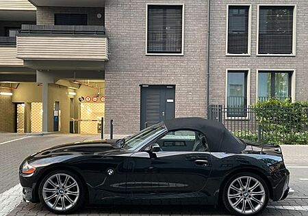 BMW Z4 3.0i M-Paket. Original. Scheckheft. Schalter.