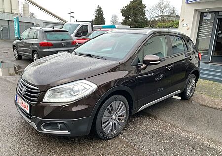 Suzuki SX4 S-Cross 4x4 Xenon Leder Panorama Kamera