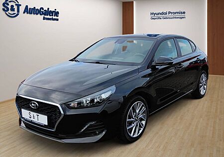Hyundai Coupe i30 1.4 T-GDI Fastback Trend , 5-türig, 6-G