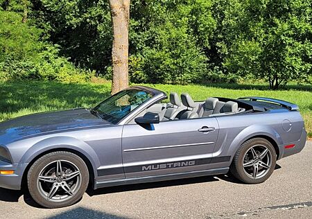 Ford Mustang Cabrio LPG 4,0l TÜV neu