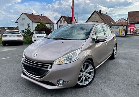 Peugeot 208 Allure/KLIMAAUT/SITZHEIZUNG/17"ALU/SPORTSITZ