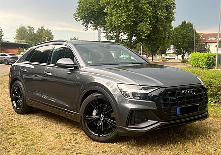 Audi Q8 50 TDI S-Line Matrix HUD Pano Kamera B&O AHK