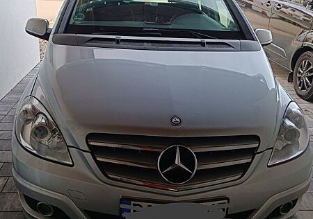 Mercedes-Benz B 180 BlueEFFICIENCY -
