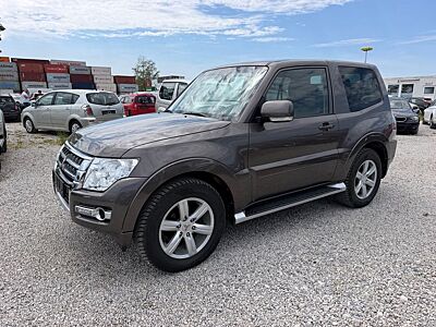 Mitsubishi Pajero 3.2 DI-D Star Automatik Leder Xenon Euro6