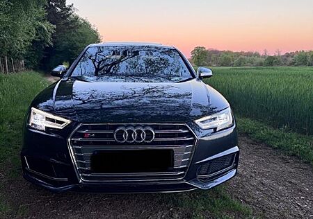 Audi S4 3.0 TFSI tiptronic quattro -