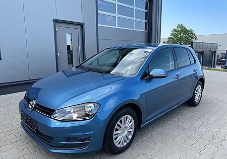 VW Golf Volkswagen VII 1.6 TDI Klimaaut. Sithzg. Einparkh. v+h