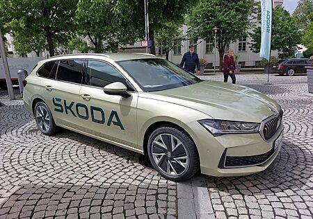 Skoda Superb gebraucht kaufen Skoda Superb Combi 1.5 TSI 110kW Selection+Matrix