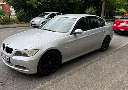 BMW 318d -