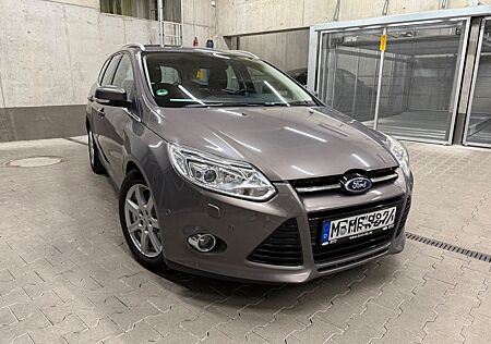 Ford Focus 2,0TDCi 120kW PowerSh. Titanium Turnie...