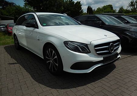 Mercedes-Benz E 300 de T.Avantg.Burmester.LED.HUD.Widesc.AHK