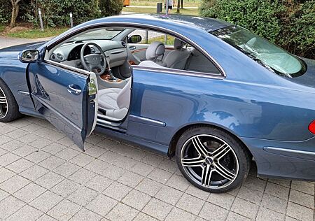 Mercedes-Benz CLK 220