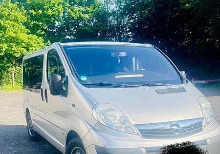 Opel Vivaro sehr gepflegt Tüv 2027 , Klima ,Tour 2.0