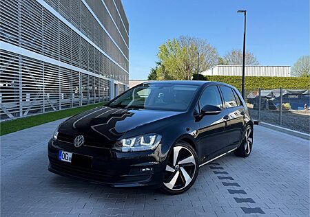 VW Golf Volkswagen 1.2 TSI BMT Comfortline KAM !STANDHEIZUNG!