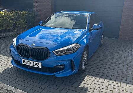 BMW 118i M Sport Automatik, Navi, 8-fach-Bereifung